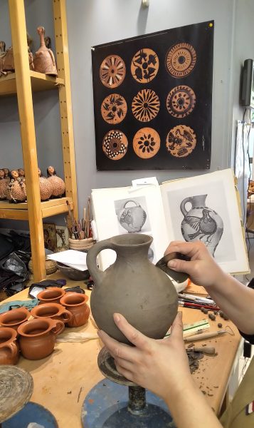 a handmade MBA bichrome jug from Melos CCA-BW Angewandte Mineralogie- Eberhard Karls Universität Tübingen