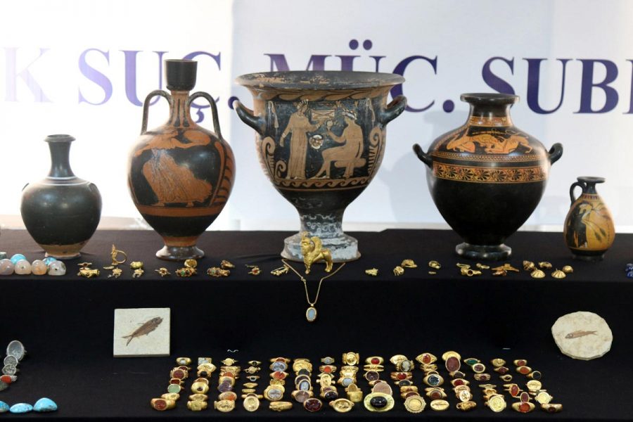 Illicit antiquities trading in economic crisis, organised crime and political violence 8 people arrested in operation in which 14 thousand historical objects were seized. Halil Demir, Anadolu Agency, 19th October 2018. 