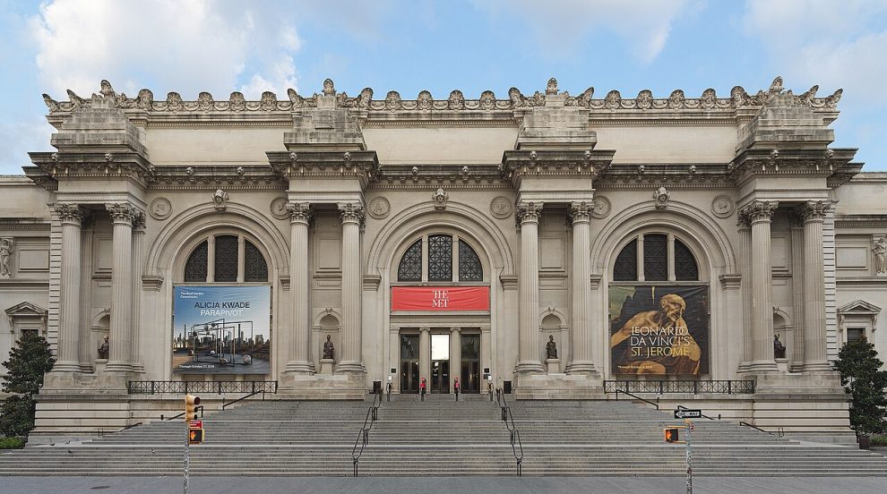 he Metropolitan Museum of Art (The Met) entrance façade in Upper East Side, Manhattan, New York City