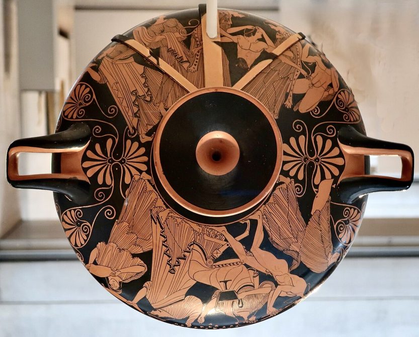 Red-figure kylix by Douris showing the death of Pentheus and a Maenad, c. 480 BCE (Kimbell Art Museum)