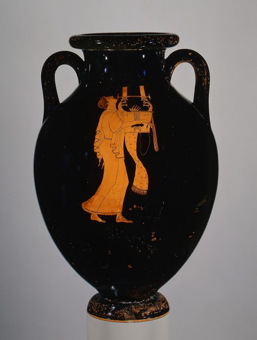 Terracotta amphora attributed to the Berlin Painter with kithara player and judge (Met 56.171.38).