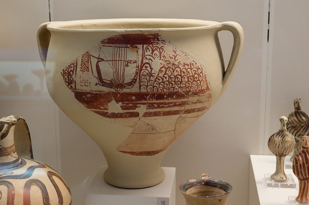Mycenaean krater with a lyre player from Nafplion, dated 1350–1250 BC, Archaeological Museum of Nafplio.