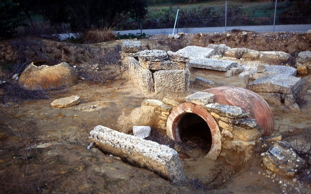 Ancient cemetery with pithos burials at Mazi in Skillountia, Elis, Greece