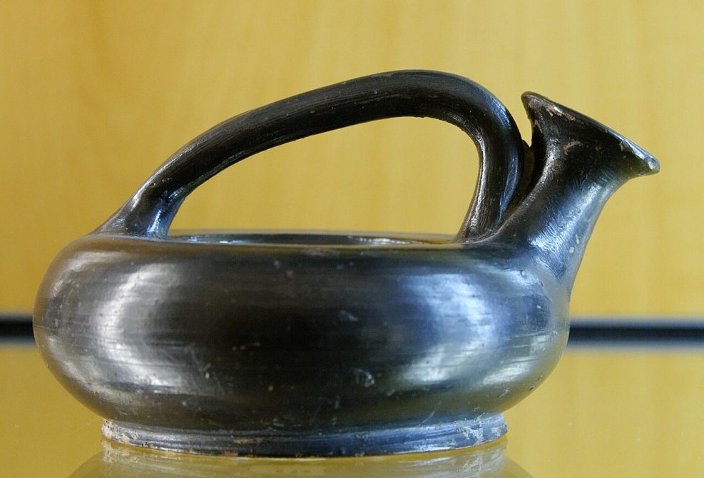 Attic black-glaze askos from the 5th century BC at the Museum of Fine Arts of Lyon